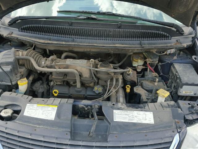 2C4GP54L84R605424 - 2004 CHRYSLER TOWN & COU BLUE photo 7