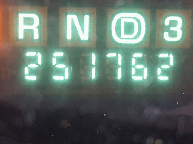 2G4WF5519Y1296493 - 2000 BUICK REGAL GS GREEN photo 8