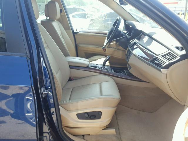 5UXZV4C55CL745254 - 2012 BMW X5 XDRIVE3 BLUE photo 5