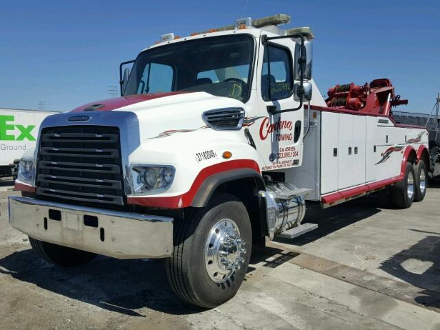 1FVHG3DV7CHBJ2538 - 2012 FREIGHTLINER 114SD WHITE photo 2