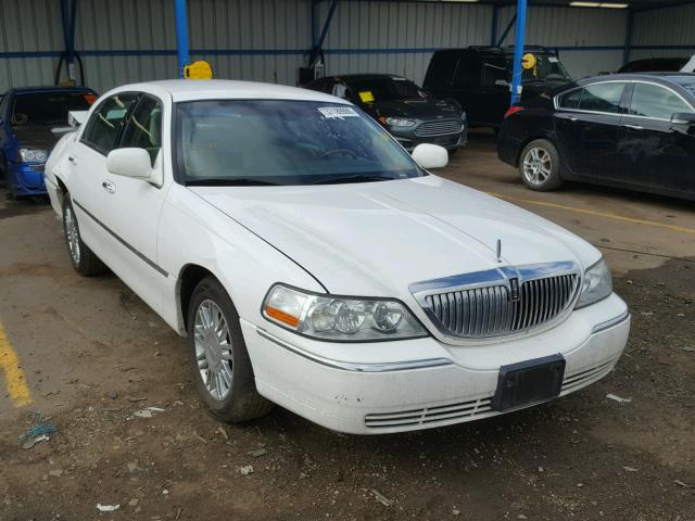 2LNHM82W98X645505 - 2008 LINCOLN TOWN CAR S WHITE photo 1