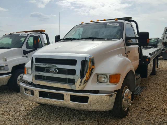 3FRNF6HPXFV728176 - 2015 FORD F650 SUPER WHITE photo 2