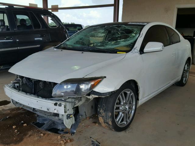 JTKDE177670208852 - 2007 TOYOTA SCION TC WHITE photo 2