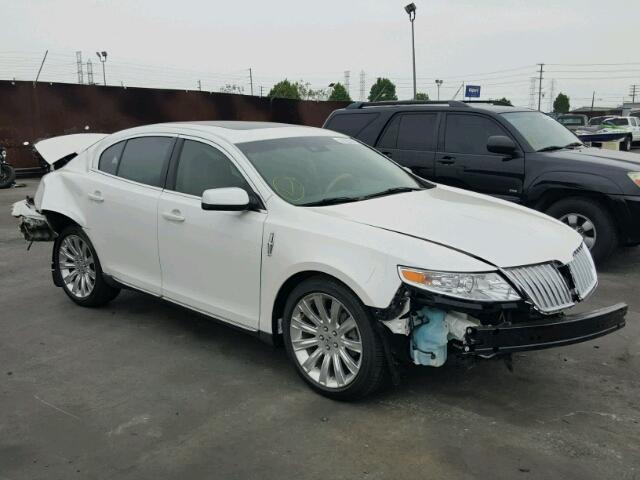 1LNHL9FT0BG607411 - 2011 LINCOLN MKS WHITE photo 1