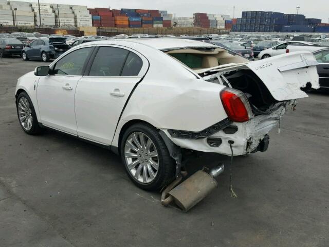 1LNHL9FT0BG607411 - 2011 LINCOLN MKS WHITE photo 3