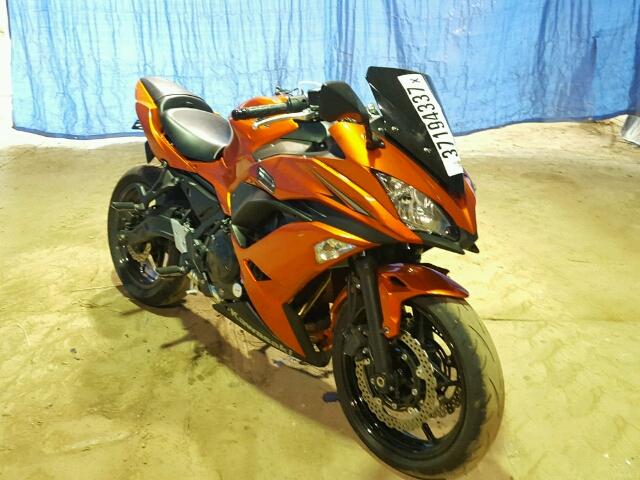 JKAEXEJ10HDA00751 - 2017 KAWASAKI EX650 J ORANGE photo 1