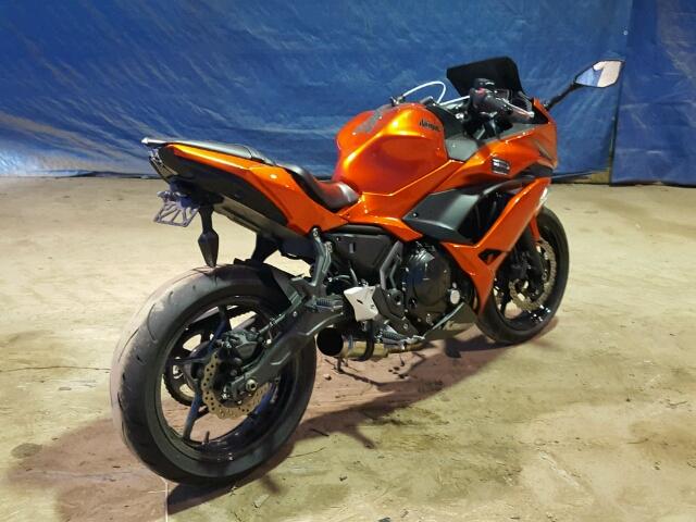 JKAEXEJ10HDA00751 - 2017 KAWASAKI EX650 J ORANGE photo 4