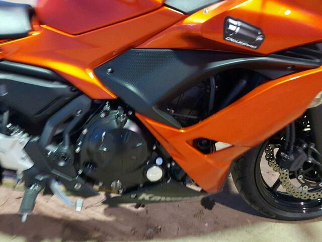 JKAEXEJ10HDA00751 - 2017 KAWASAKI EX650 J ORANGE photo 7