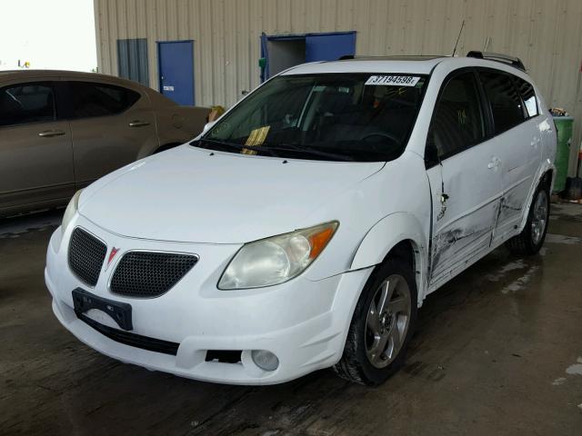 5Y2SL63895Z460748 - 2005 PONTIAC VIBE WHITE photo 2