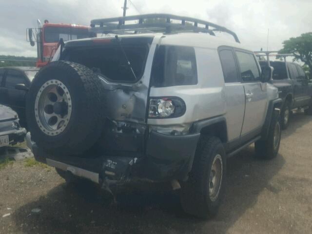 JTEBU11F370007553 - 2007 TOYOTA FJ CRUISER SILVER photo 4