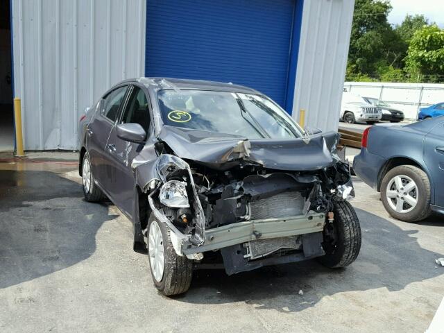 3N1CN7AP2GL873624 - 2016 NISSAN VERSA S GRAY photo 1