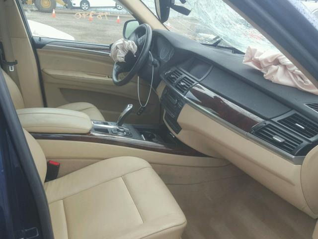 5UXZV4C52BL406319 - 2011 BMW X5 XDRIVE3 BLUE photo 5