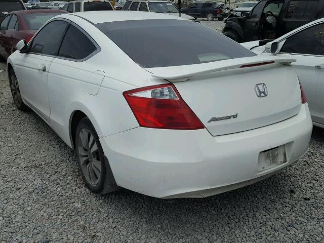 1HGCS123X8A008957 - 2008 HONDA ACCORD LX- WHITE photo 3