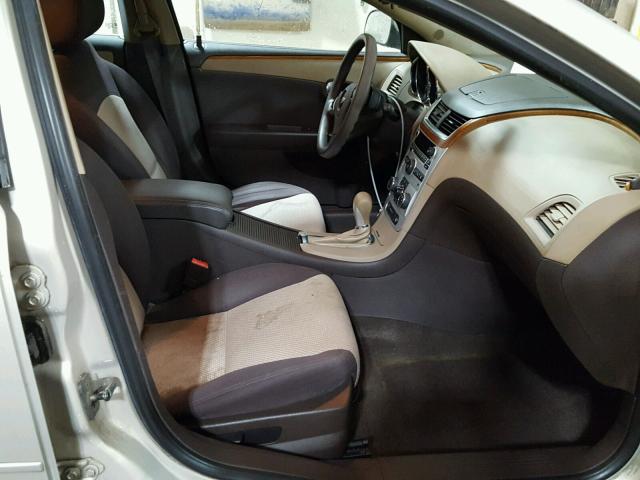 1G1ZC5EB6AF140941 - 2010 CHEVROLET MALIBU 1LT 米色 照片 5