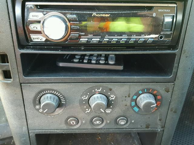 2G2WP522741134374 - 2004 PONTIAC GRAND PRIX SILVER photo 9