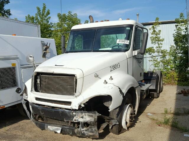 1FUJA6CG67LY77283 - 2007 FREIGHTLINER CONVENTION WHITE photo 2