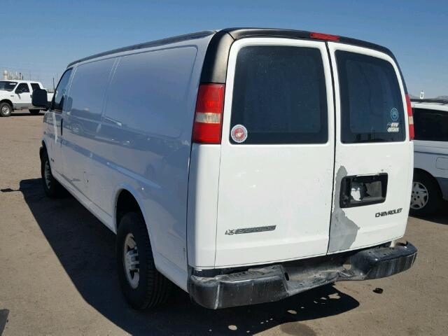 1GCHG39U151258518 - 2005 CHEVROLET EXPRESS G3 WHITE photo 3