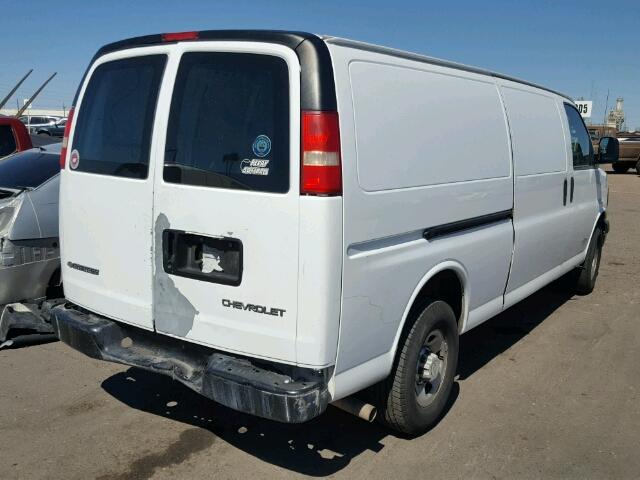 1GCHG39U151258518 - 2005 CHEVROLET EXPRESS G3 WHITE photo 4