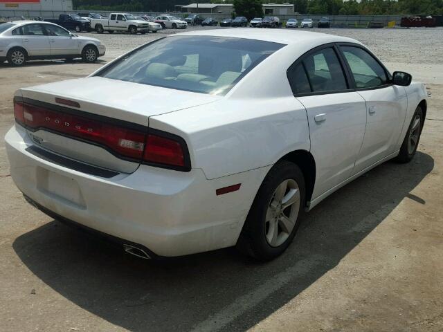 2C3CDXBG8EH174572 - 2014 DODGE CHARGER SE WHITE photo 4