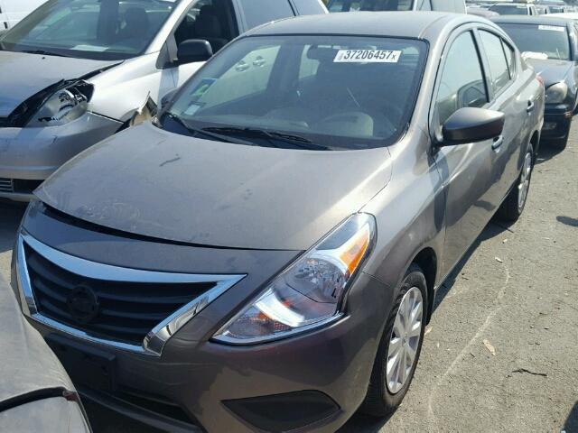 3N1CN7AP3HL892538 - 2017 NISSAN VERSA S GRAY photo 2