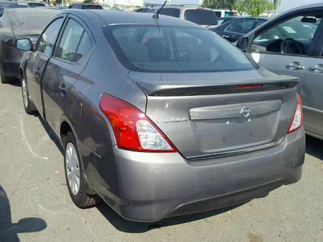 3N1CN7AP3HL892538 - 2017 NISSAN VERSA S GRAY photo 3