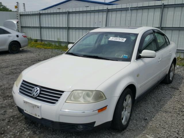 WVWRH63B02P127602 - 2002 VOLKSWAGEN PASSAT GLX 白色 照片 2