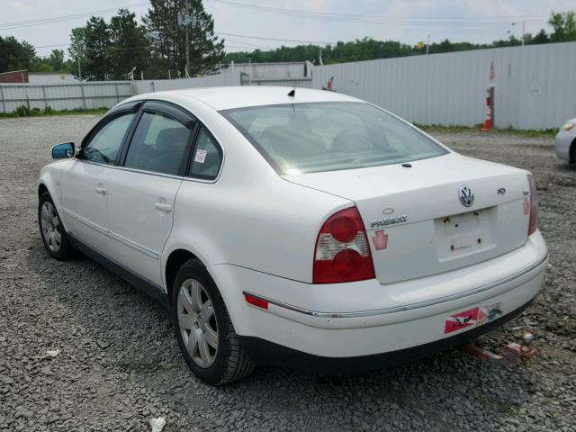 WVWRH63B02P127602 - 2002 VOLKSWAGEN PASSAT GLX WHITE photo 3