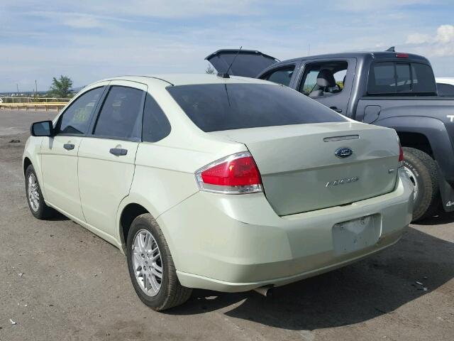 1FAHP3FN8AW257429 - 2010 FORD FOCUS GREEN photo 3