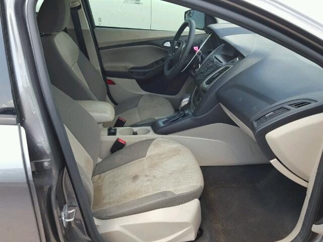 1FADP3F20EL253676 - 2014 FORD FOCUS SE GRAY photo 5