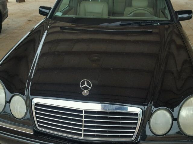 WDBJH65F3XA753957 - 1999 MERCEDES-BENZ E320 BLACK photo 7