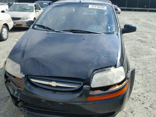 KL1TD52605B503577 - 2005 CHEVROLET AVEO BASE Czarny zdjęcie 9