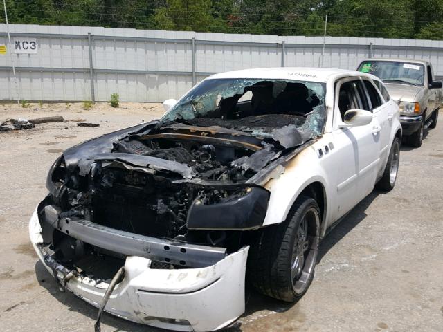 2D4FV48T35H139949 - 2005 DODGE MAGNUM SE WHITE photo 2