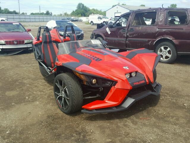 57XAAPFA2F5101618 - 2015 POLARIS SLINGSHOT RED photo 1