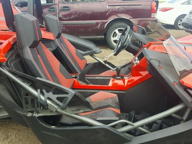 57XAAPFA2F5101618 - 2015 POLARIS SLINGSHOT RED photo 5
