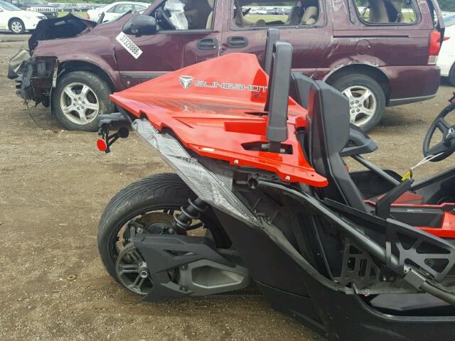 57XAAPFA2F5101618 - 2015 POLARIS SLINGSHOT RED photo 6