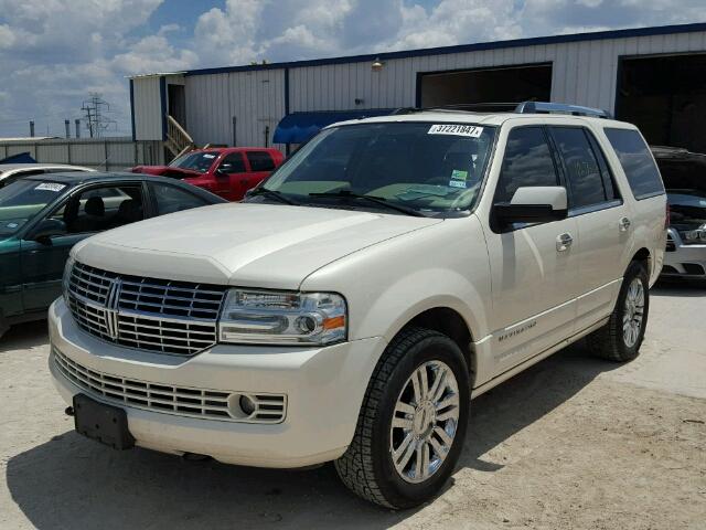 5LMFU27577LJ19404 - 2007 LINCOLN NAVIGATOR WHITE photo 2