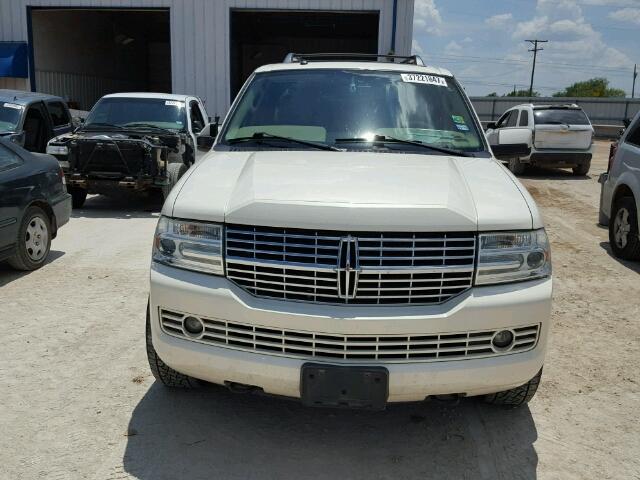 5LMFU27577LJ19404 - 2007 LINCOLN NAVIGATOR WHITE photo 9