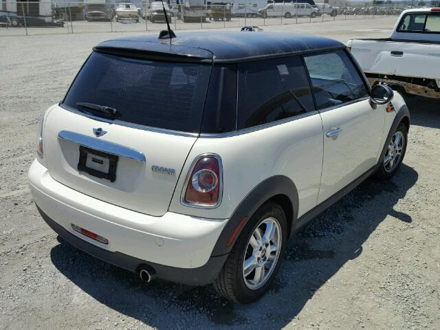 WMWSU3C55CT543267 - 2012 MINI COOPER WHITE photo 4