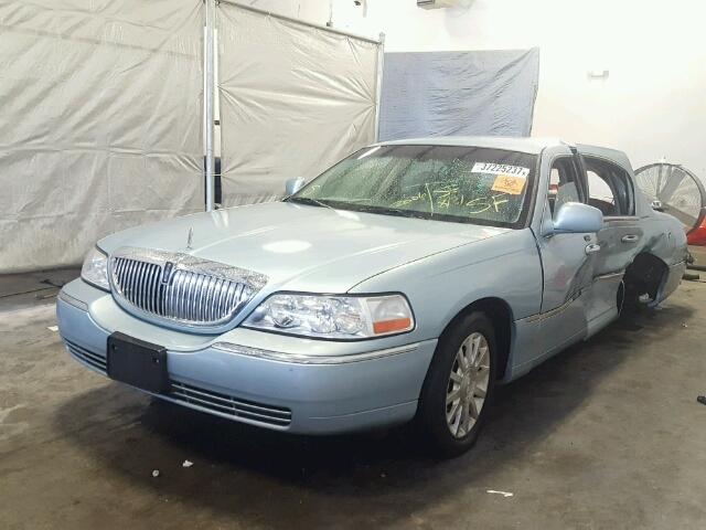 1LNHM81W96Y611563 - 2006 LINCOLN TOWN CAR S BLUE photo 2