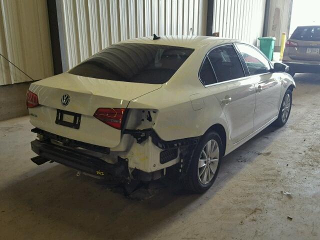 3VW1K7AJ7FM418914 - 2015 VOLKSWAGEN JETTA BASE WHITE photo 4