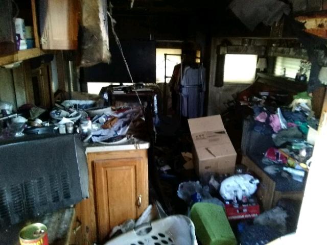 4EZFS34221S060556 - 2001 RVIS CAMPER WHITE photo 7