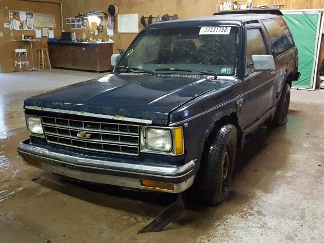 1G8CT18B4D8163168 - 1983 CHEVROLET BLAZER S10 BLUE photo 2