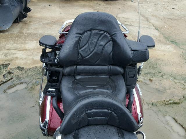 1HFSC47075A400660 - 2005 HONDA GL1800 RED photo 6