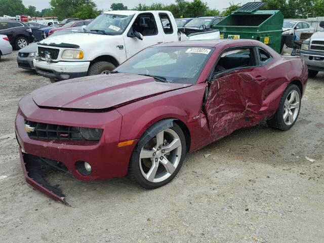 2G1FB1ED1B9156037 - 2011 CHEVROLET CAMARO MAROON photo 2