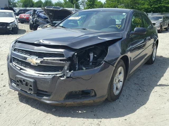 1G11B5SA9DF193312 - 2013 CHEVROLET MALIBU LS ნაცრისფერი ფოტო 2