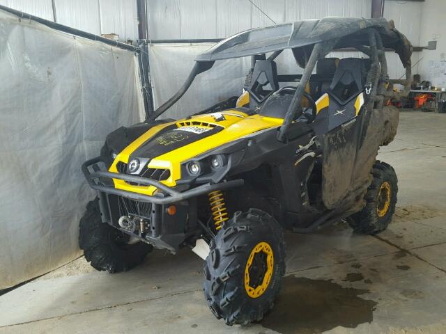 3JBKXLP13DJ000439 - 2013 CAN-AM COMMANDER TWO TONE photo 2