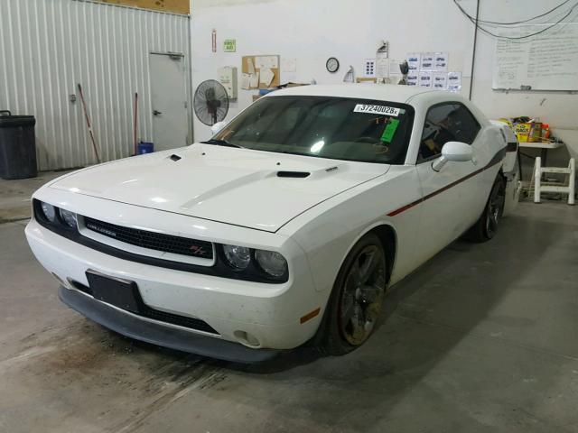 2C3CDYBT2EH166910 - 2014 DODGE CHALLENGER WHITE photo 2