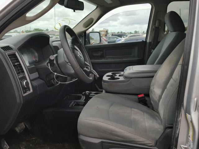 3C6UR5CL1GG341169 - 2016 RAM 2500 ST SILVER photo 5