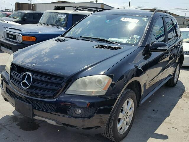 4JGBB86E56A063064 - 2006 MERCEDES-BENZ ML BLACK photo 2