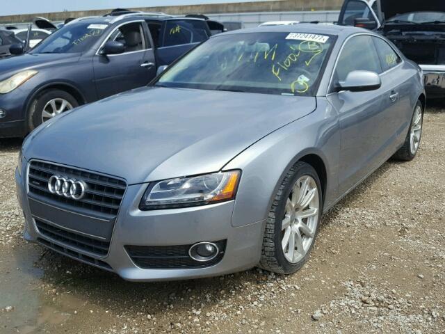 WAULFAFR2BA020901 - 2011 AUDI A5 PREMIUM GRAY photo 2